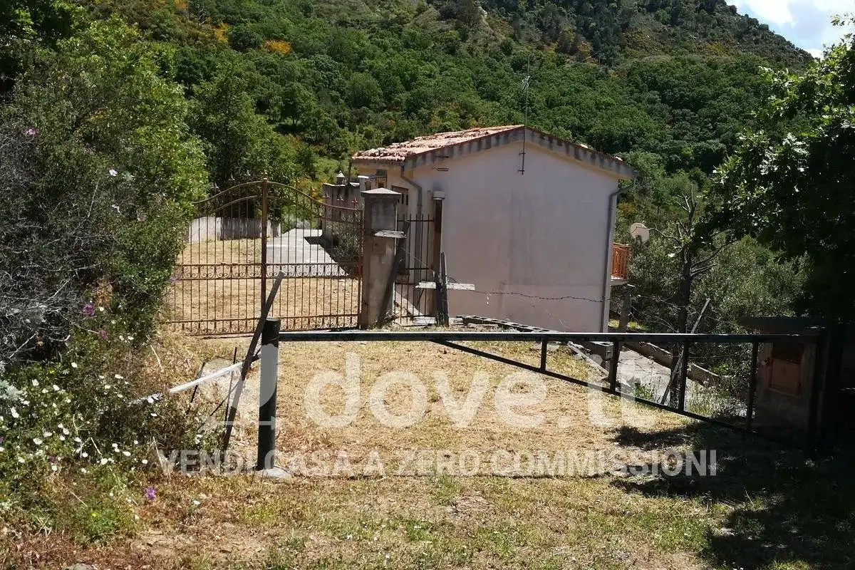Villa in vendita a San Mauro Castelverde