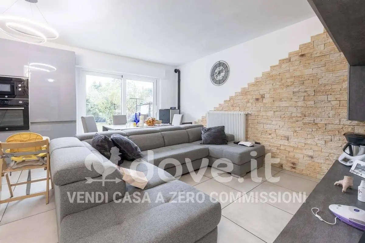 Villa in vendita a Caravate