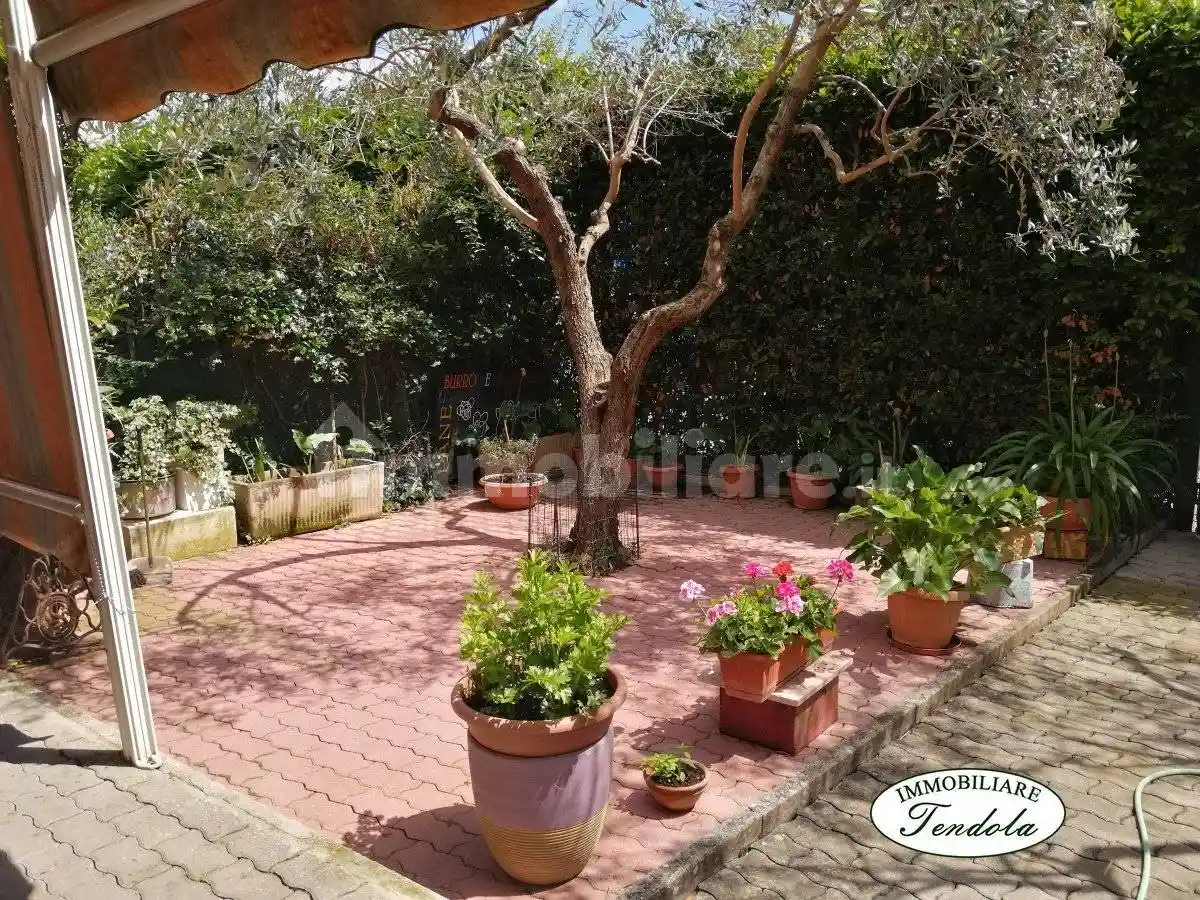 Casa indipendente in vendita a Ameglia