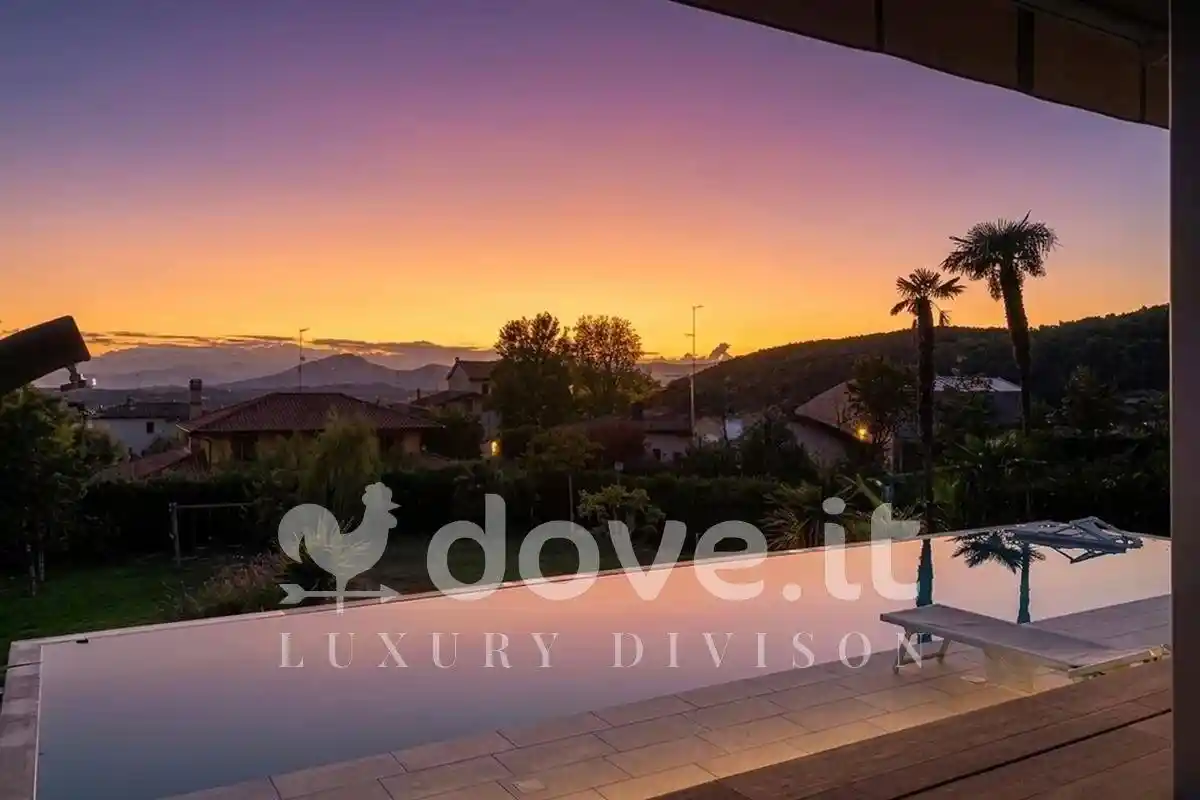 Villa in vendita a Colverde