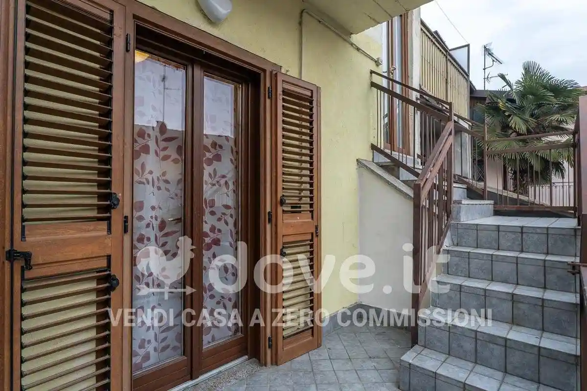 Villa in vendita a Bizzarone