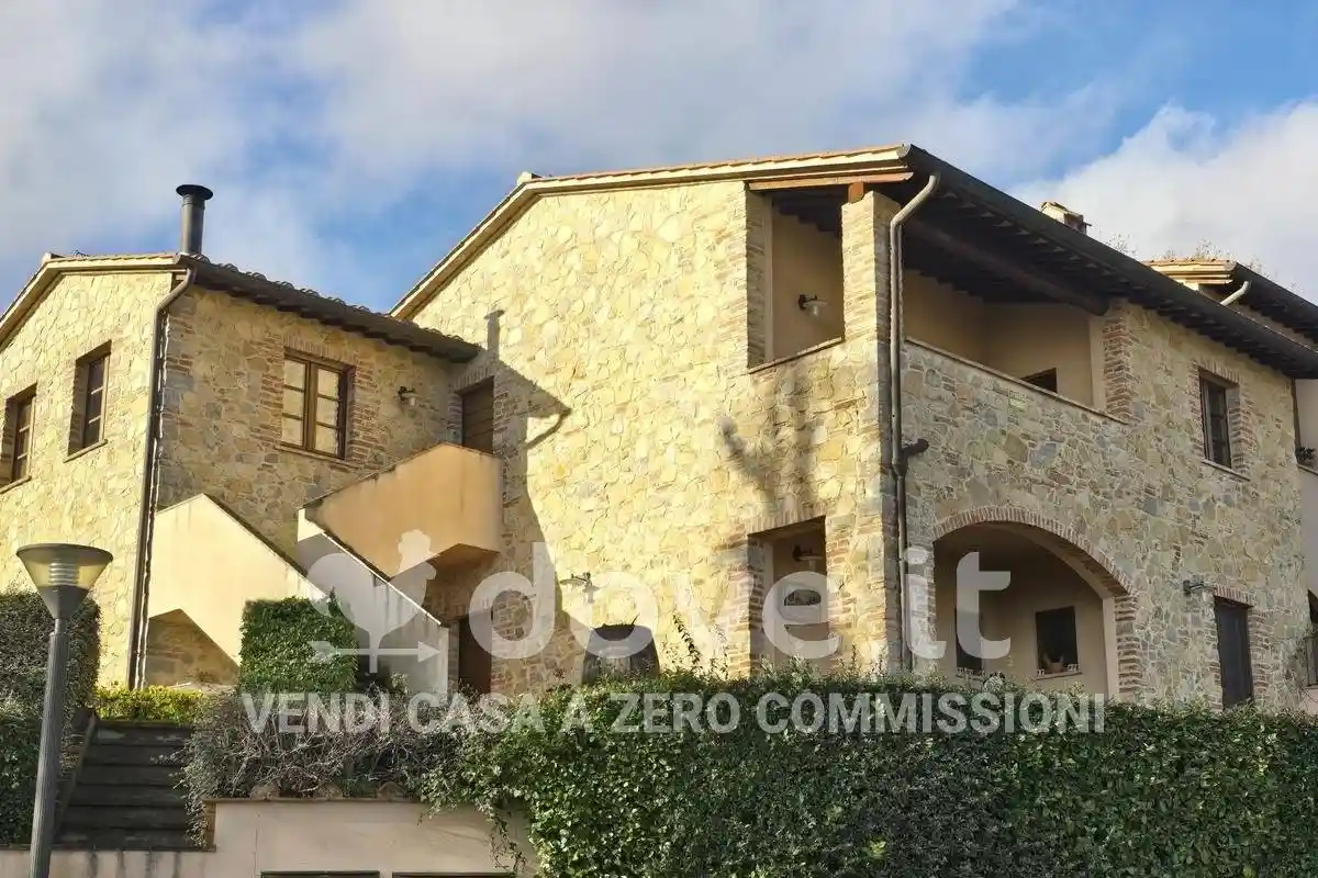 Appartamento in vendita a Cetona