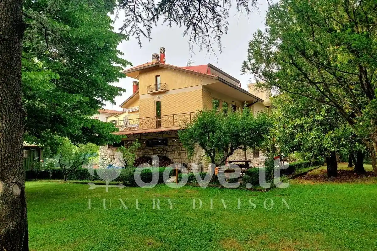 Villa in vendita a Sarteano