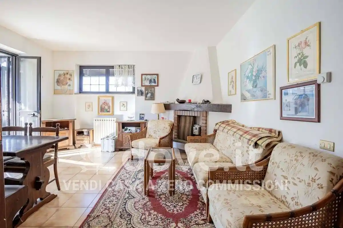 Trilocale via Erminia Maggi 22, Centro, Cuvio - foto 2