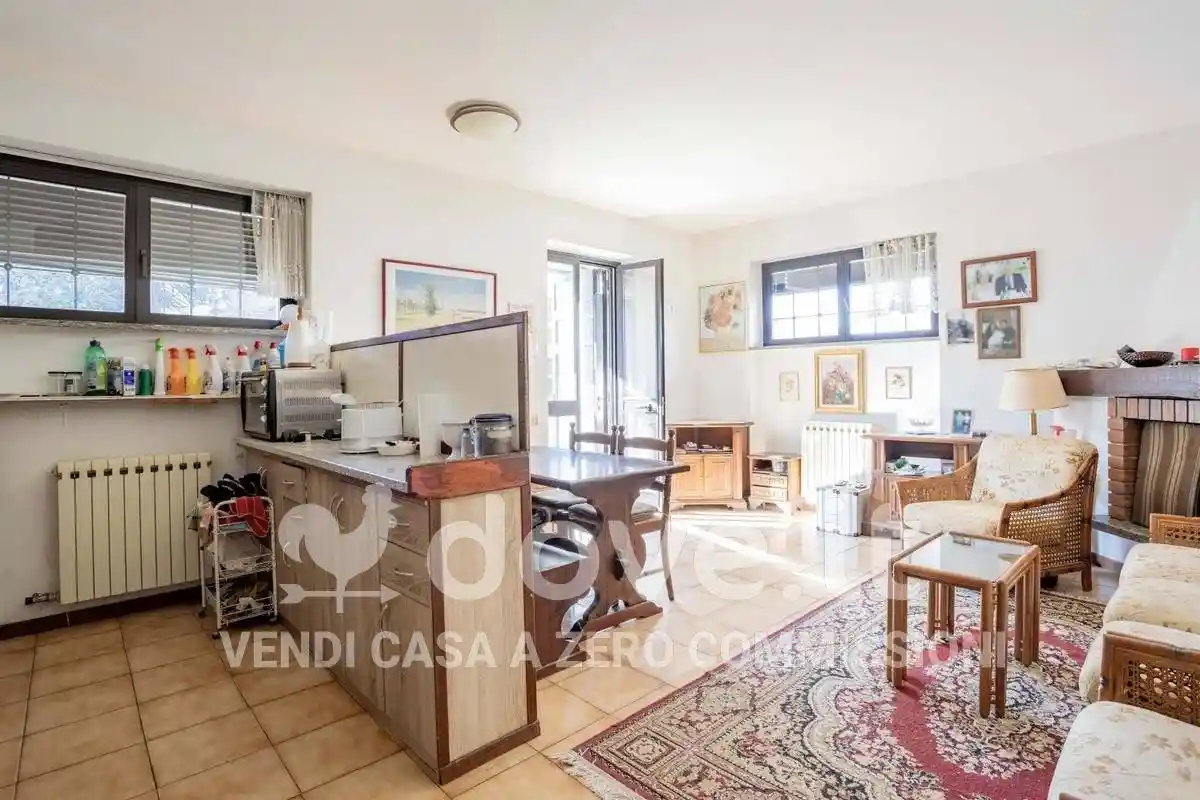 Trilocale via Erminia Maggi 22, Centro, Cuvio - foto 4