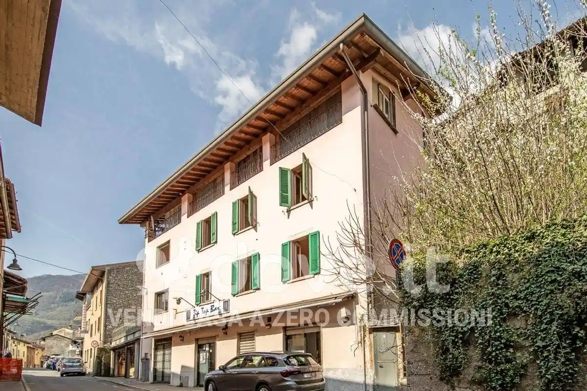 Villa in vendita a Gazzaniga