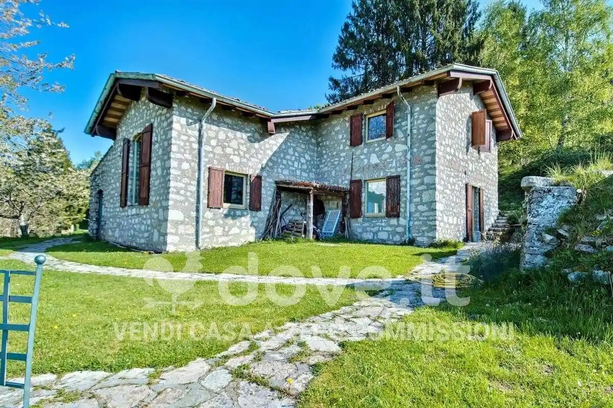 Villa in vendita a Grone