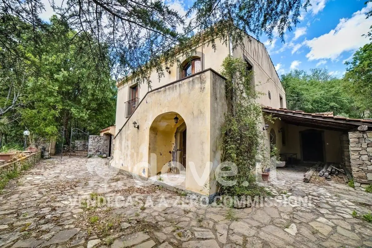 Rustico - Casale in vendita a Francavilla di Sicilia