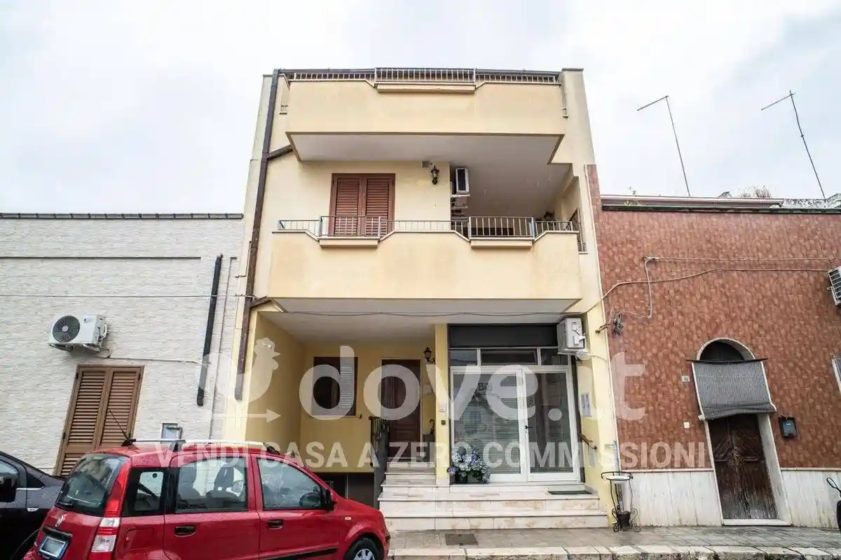 Palazzo - Edificio in vendita a Lizzano