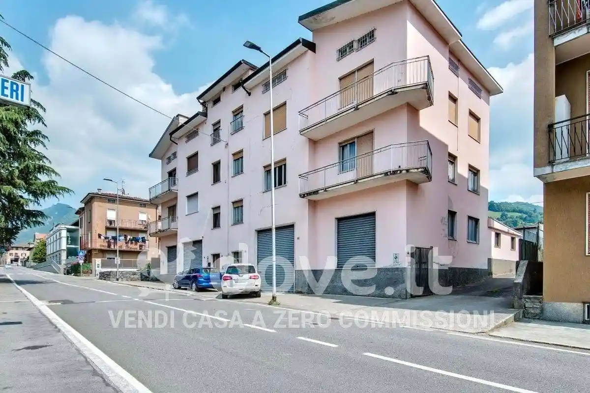 Villa in vendita a Gandino