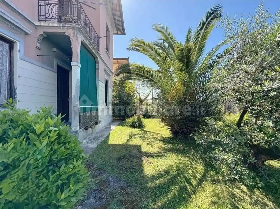 Villa in vendita a Lucca