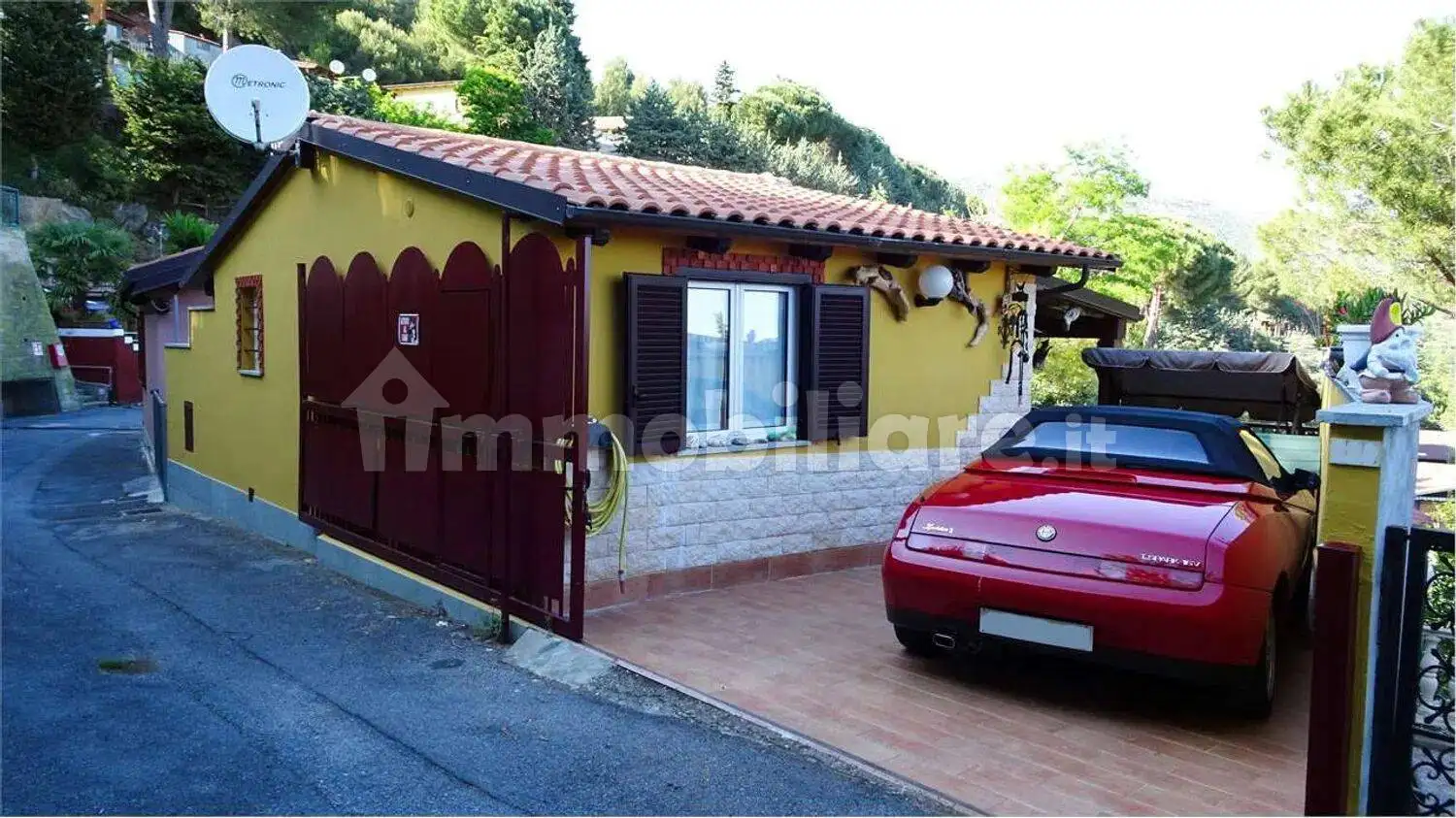 Villa in vendita a Cisano sul Neva