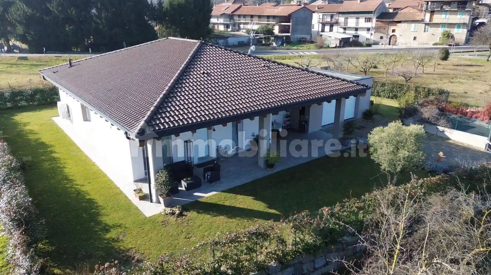 Villa in vendita a Meina