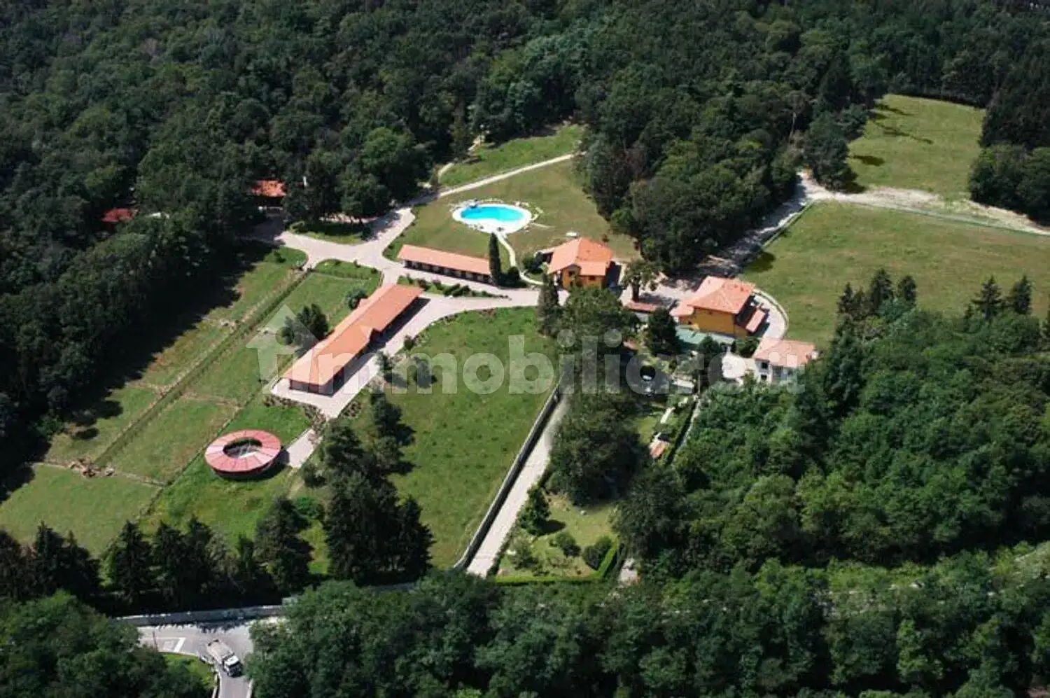 Villa in vendita a Travedona-Monate