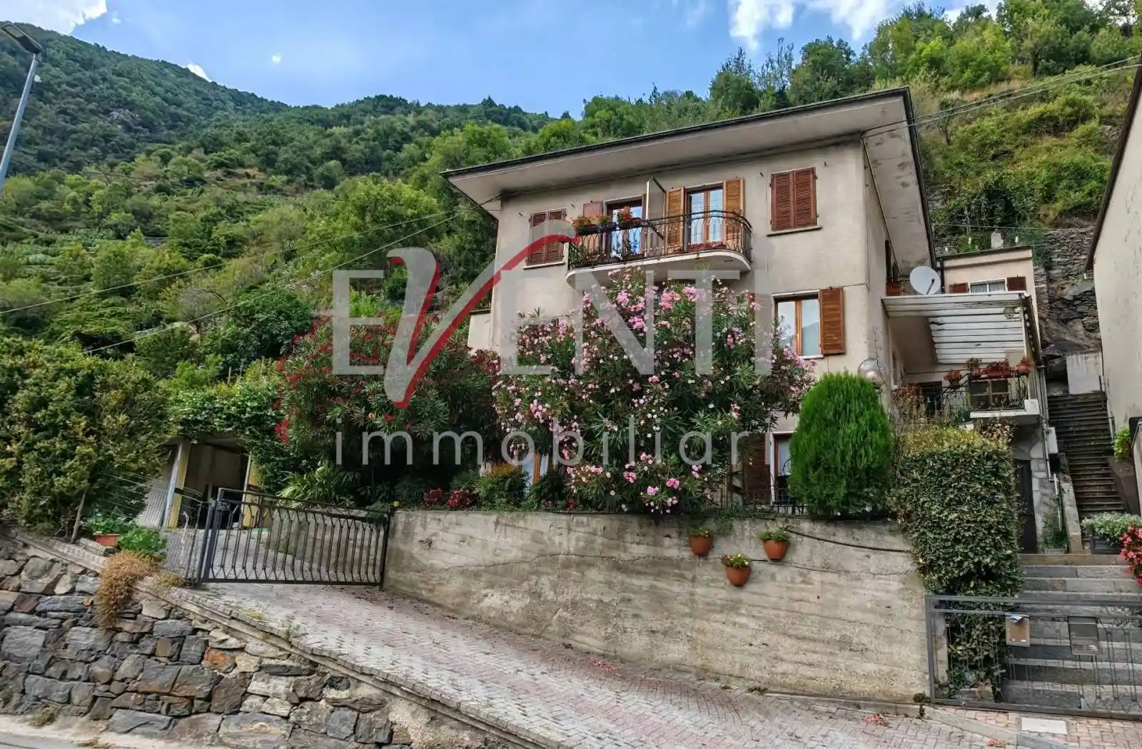 Appartamento in vendita a Pomaretto