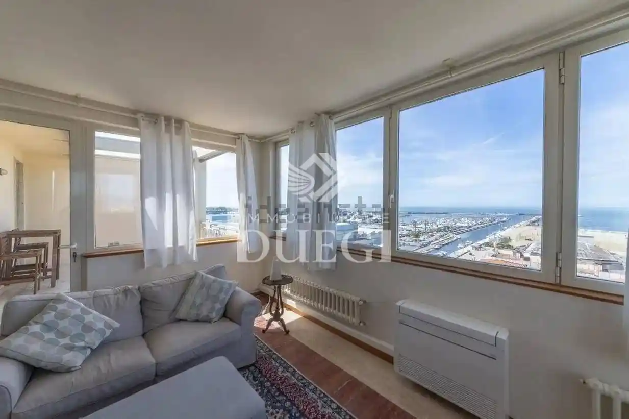 Appartamento in vendita a Viareggio