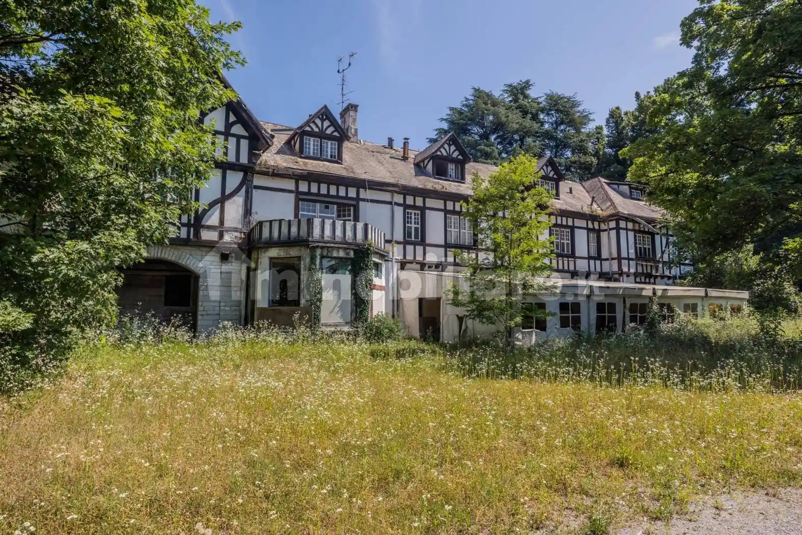 Villa in vendita a Casorate Sempione