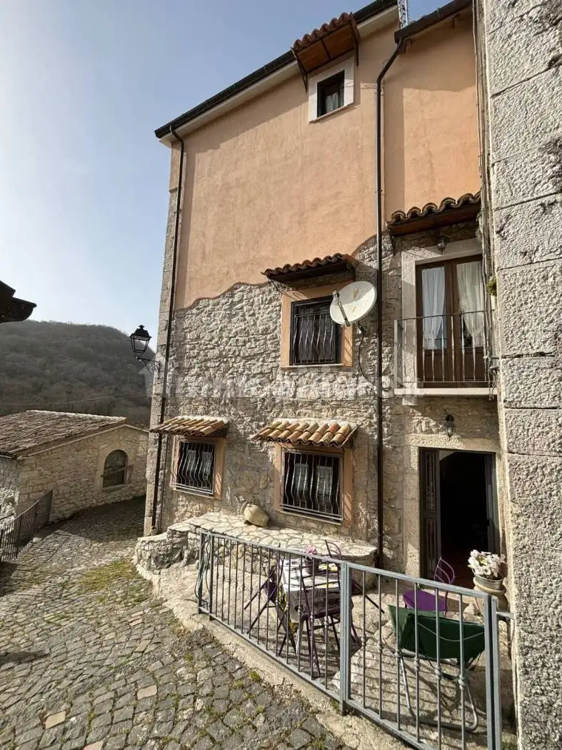 Villa in vendita a Montenero Val Cocchiara