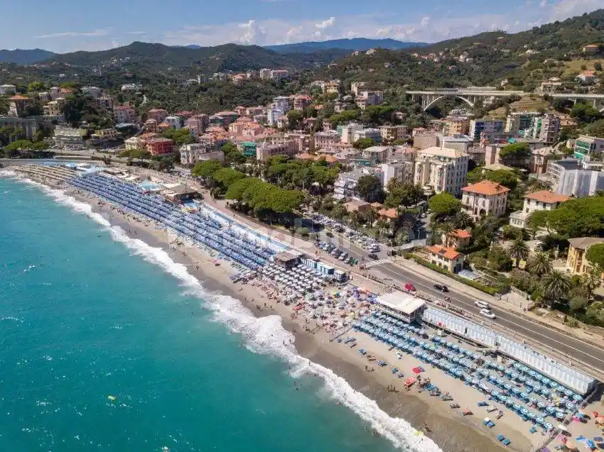 Appartamento in vendita a Celle Ligure