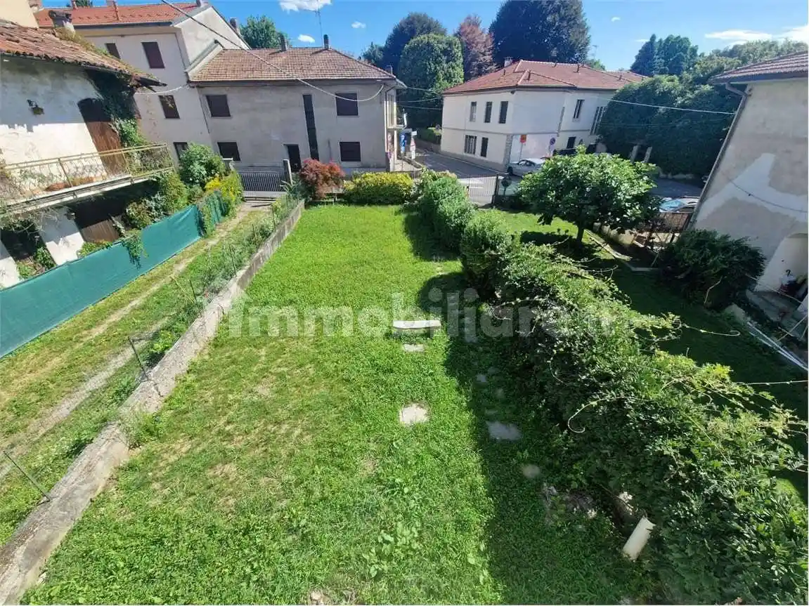 Casa indipendente in vendita a Travedona-Monate