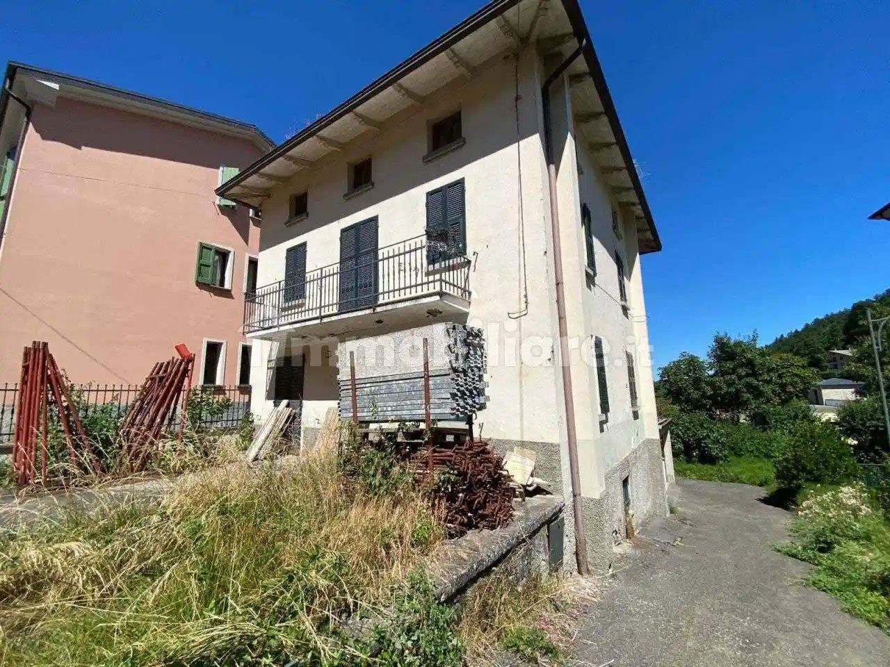 Villa in vendita a Castelnovo Ne' Monti