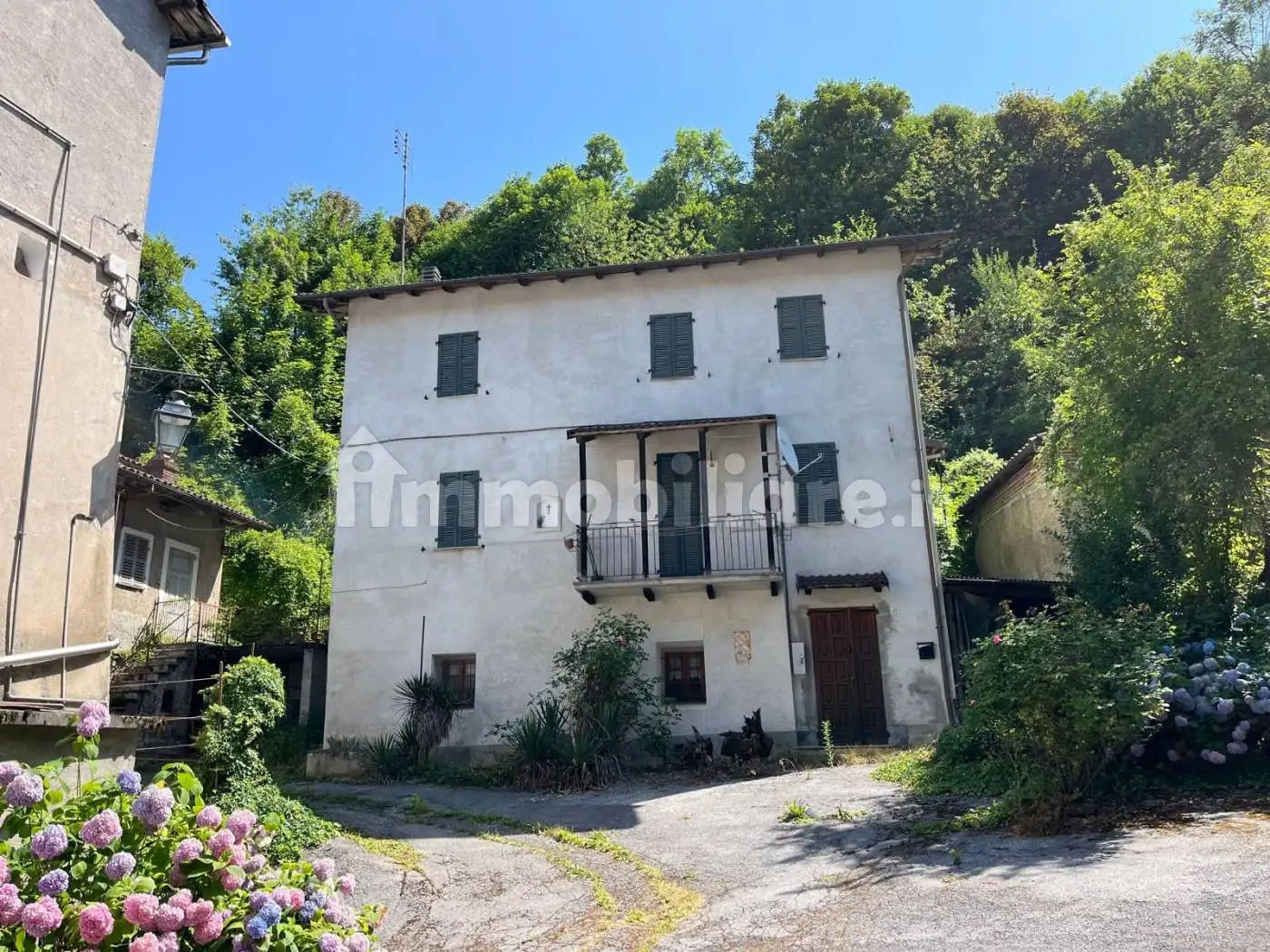 Casa indipendente in vendita a Roburent