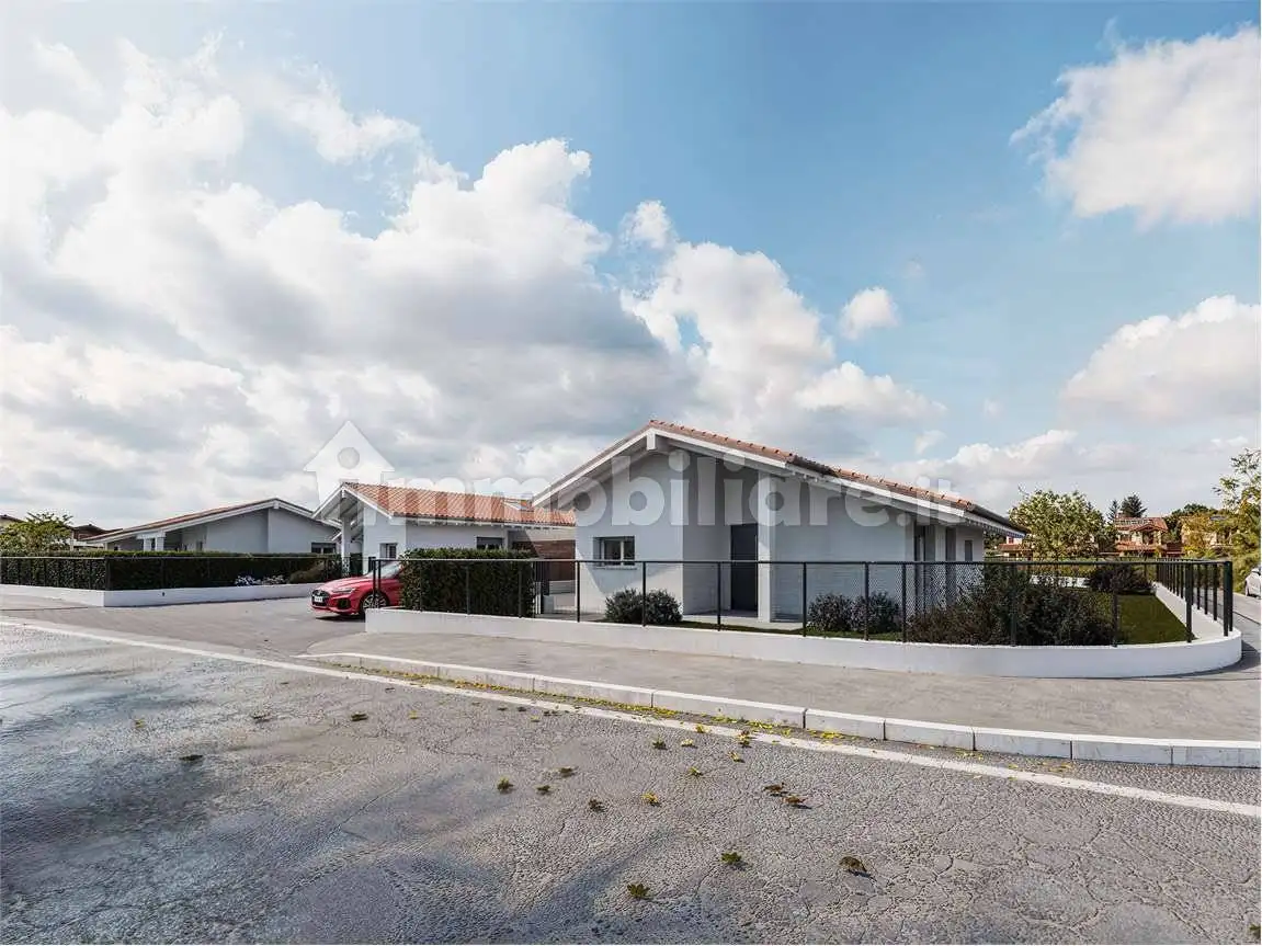 Villa unifamiliare via Manzoni, Buguggiate - foto 2