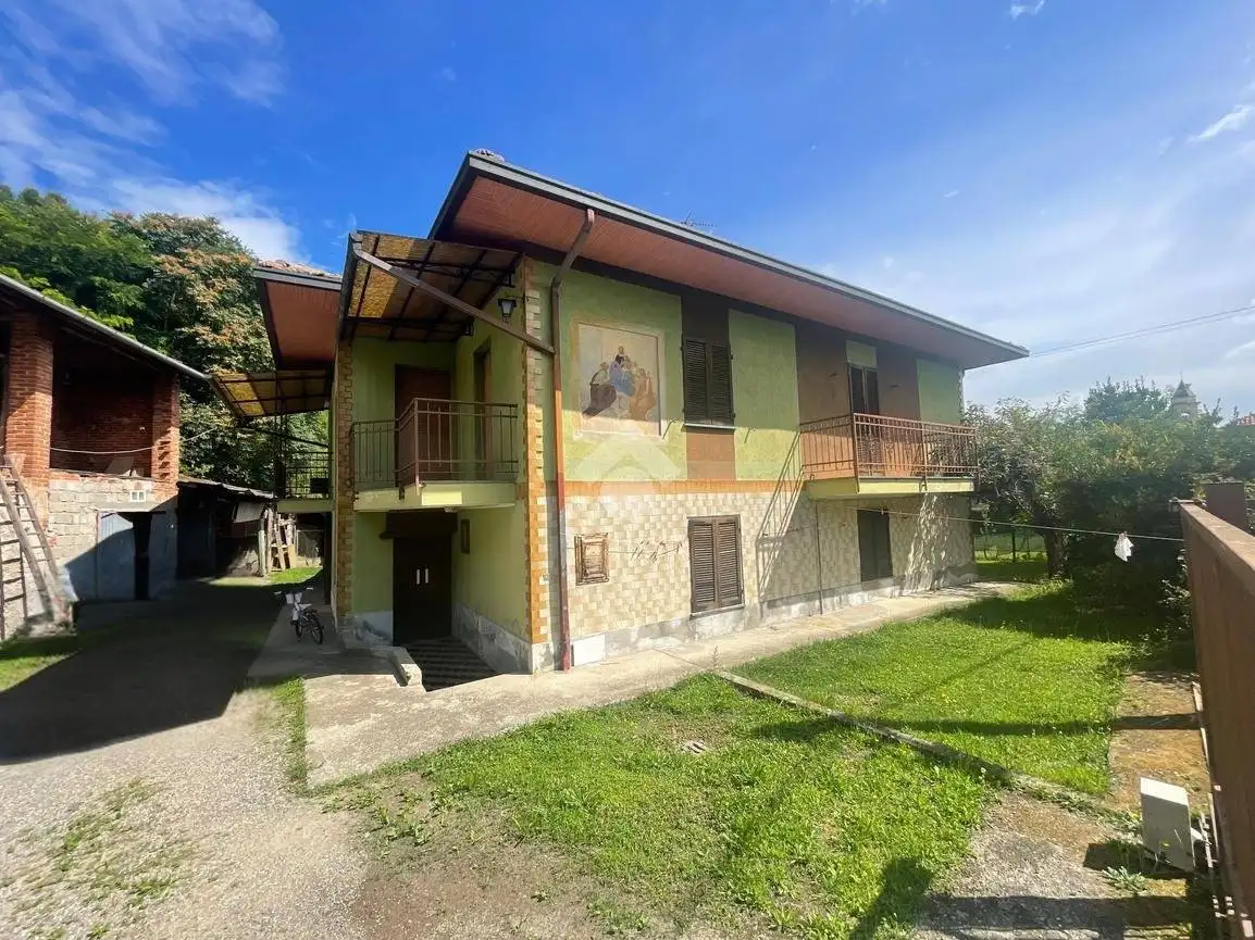 Casa indipendente in vendita a Fontaneto d'Agogna
