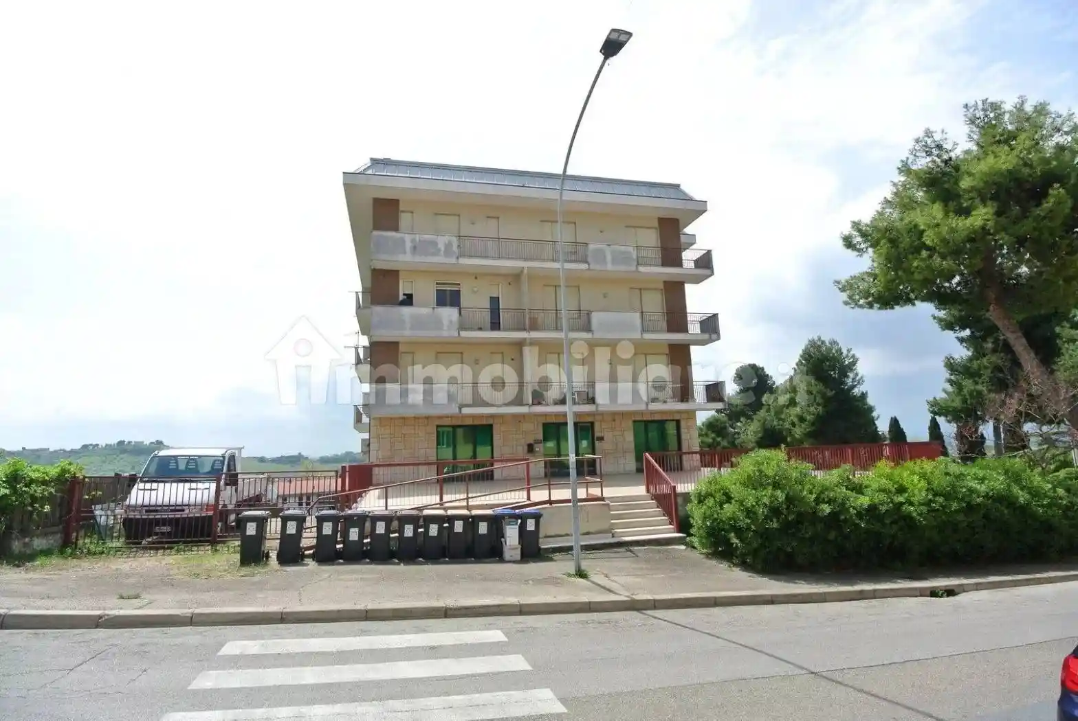 Trilocale via Vittorio Emanuele, 12/1, Montesilvano Colle, Montesilvano - foto 2