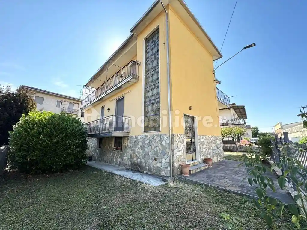 Appartamento in vendita a Casteggio