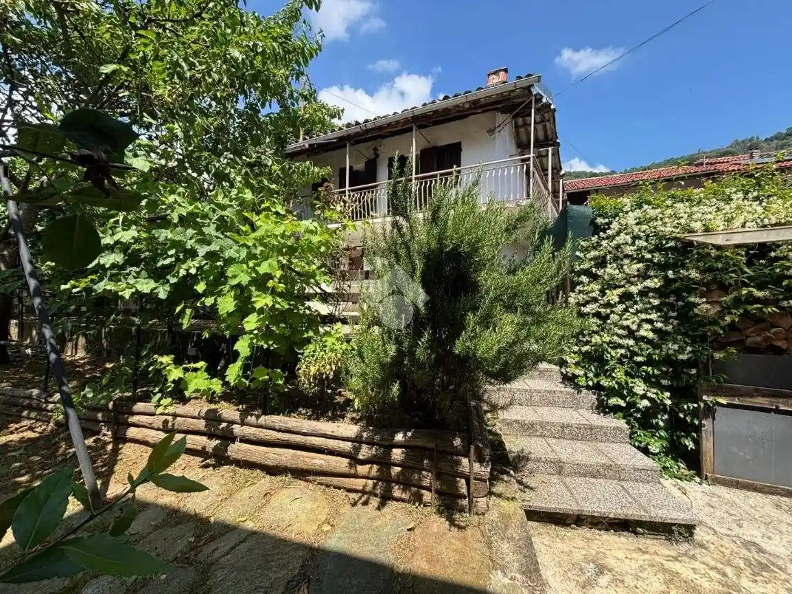 Casa indipendente in vendita a Forno Canavese