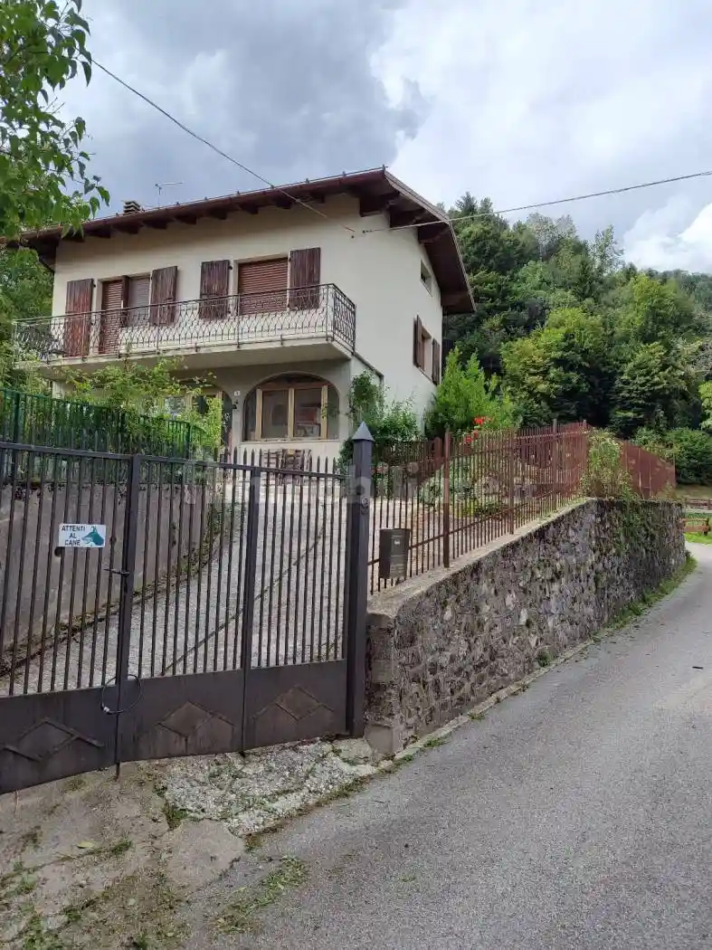 Casa indipendente in vendita a Arta Terme