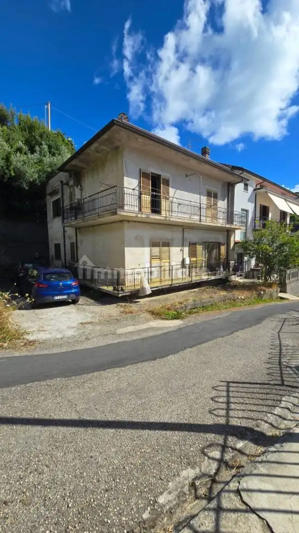 Villa in vendita a Paola