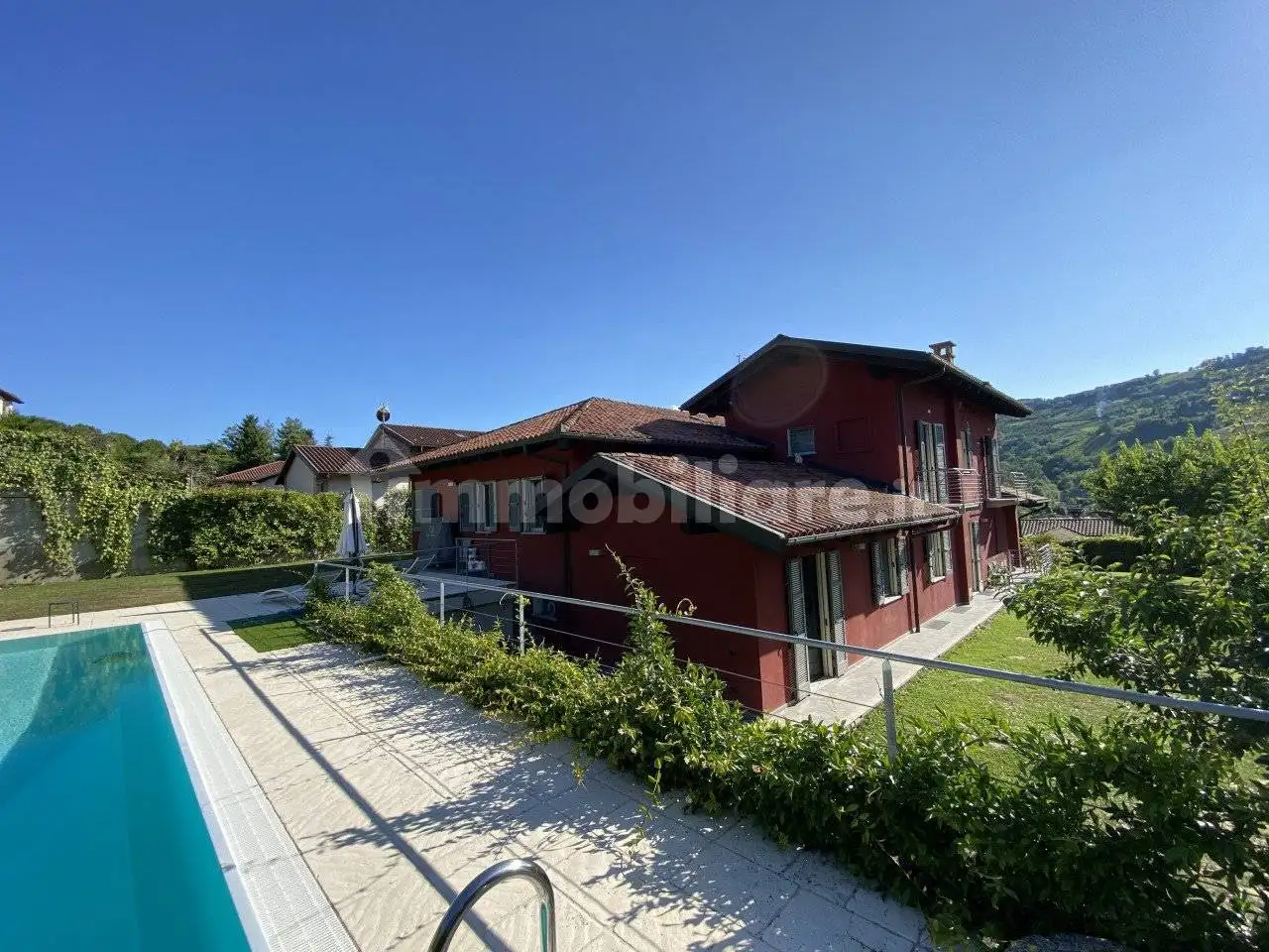 Villa in vendita a Diano d'Alba