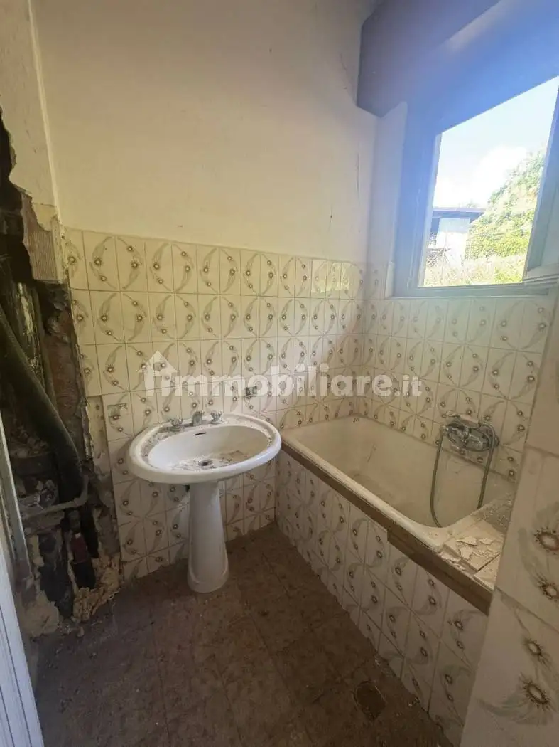 Trilocale via Santi Ippolito e Cassiano, Centro, Edolo - foto 4