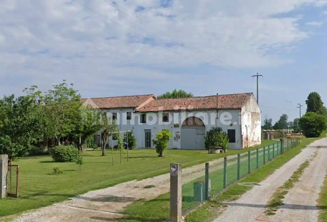 Rustico - Casale in vendita a Santa Maria di Sala