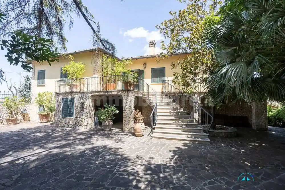 Villa in vendita a Collevecchio