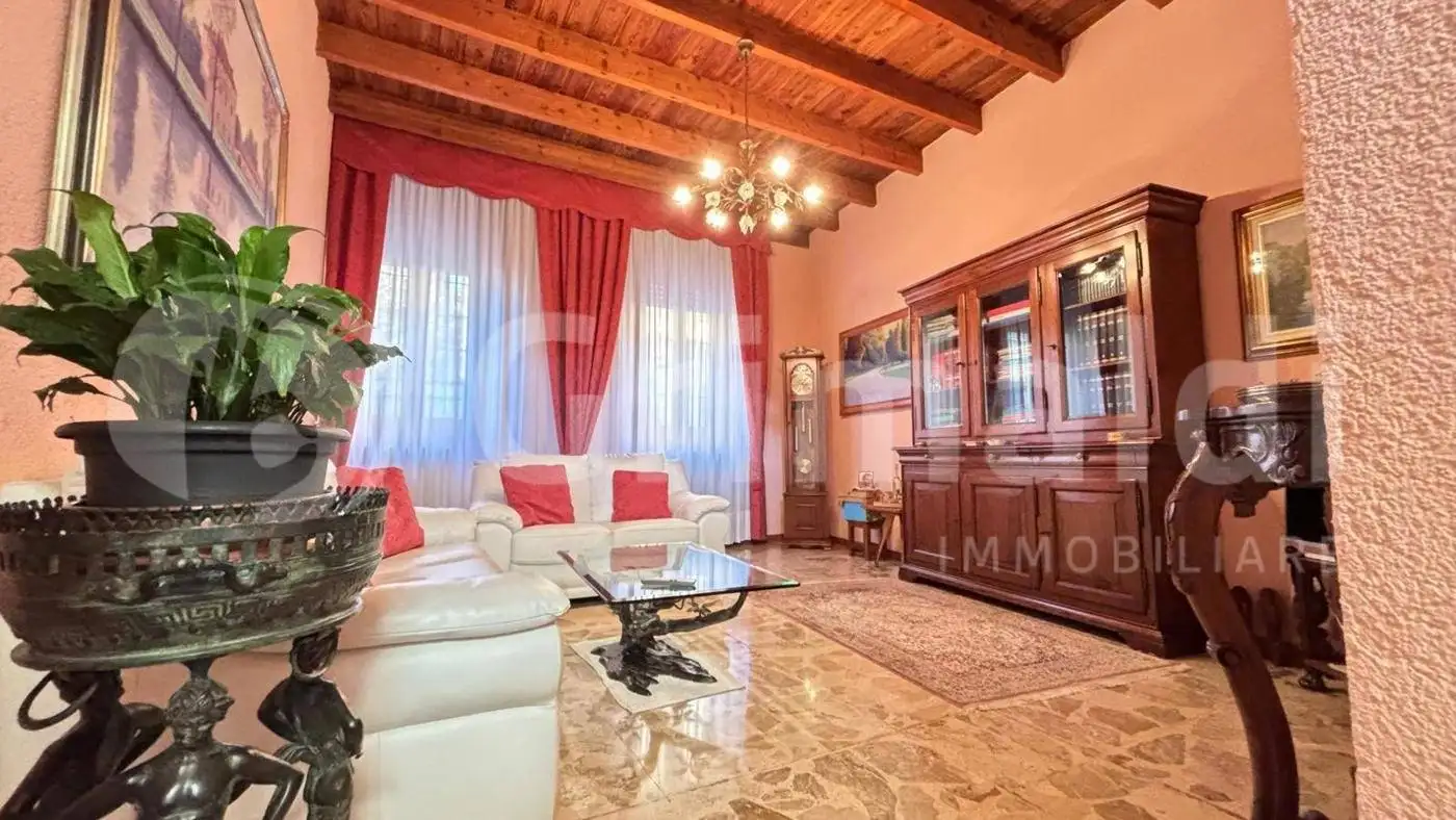 Casa indipendente in vendita a Cassinetta di Lugagnano