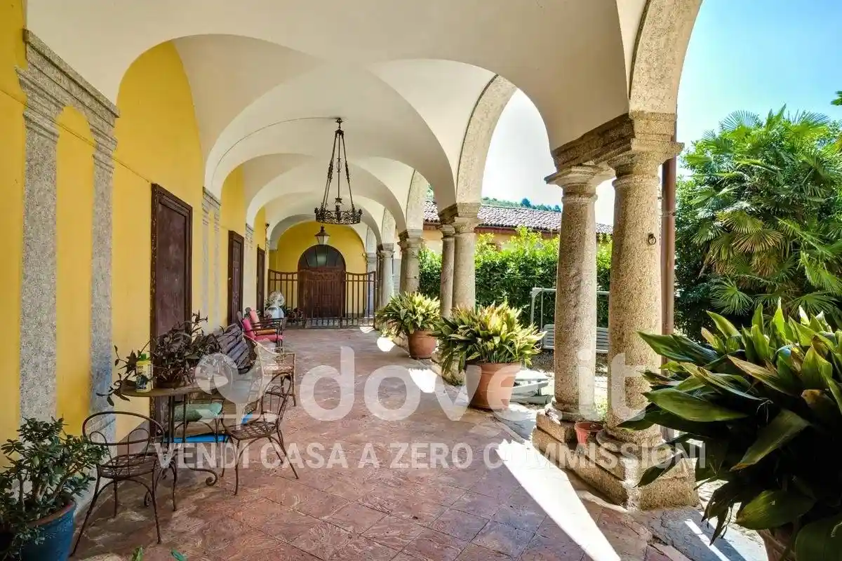 Palazzo - Edificio in vendita a Colverde