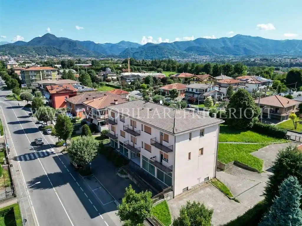 Palazzo - Edificio in vendita a Brembate di Sopra