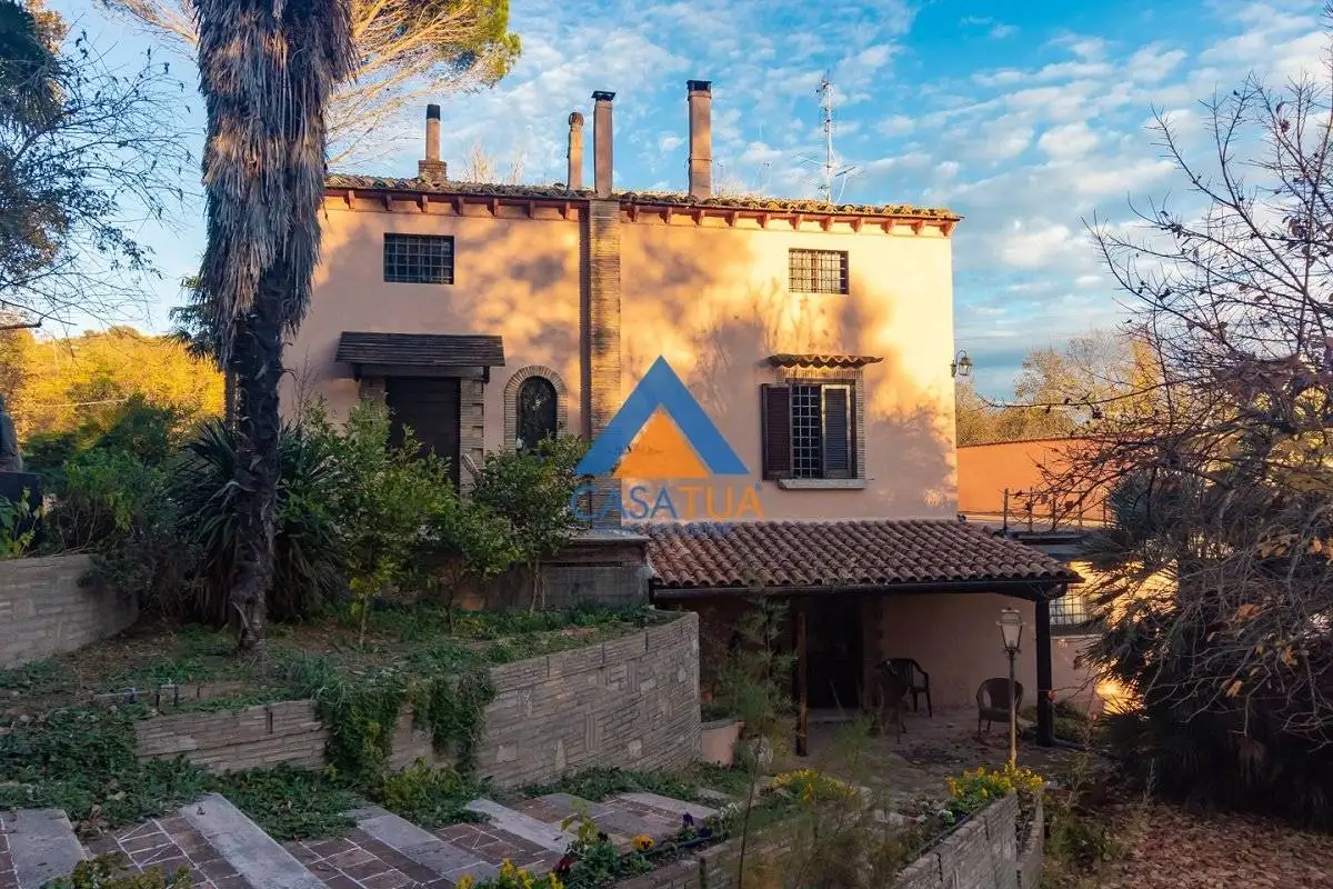 Rustico - Casale in vendita a Giove