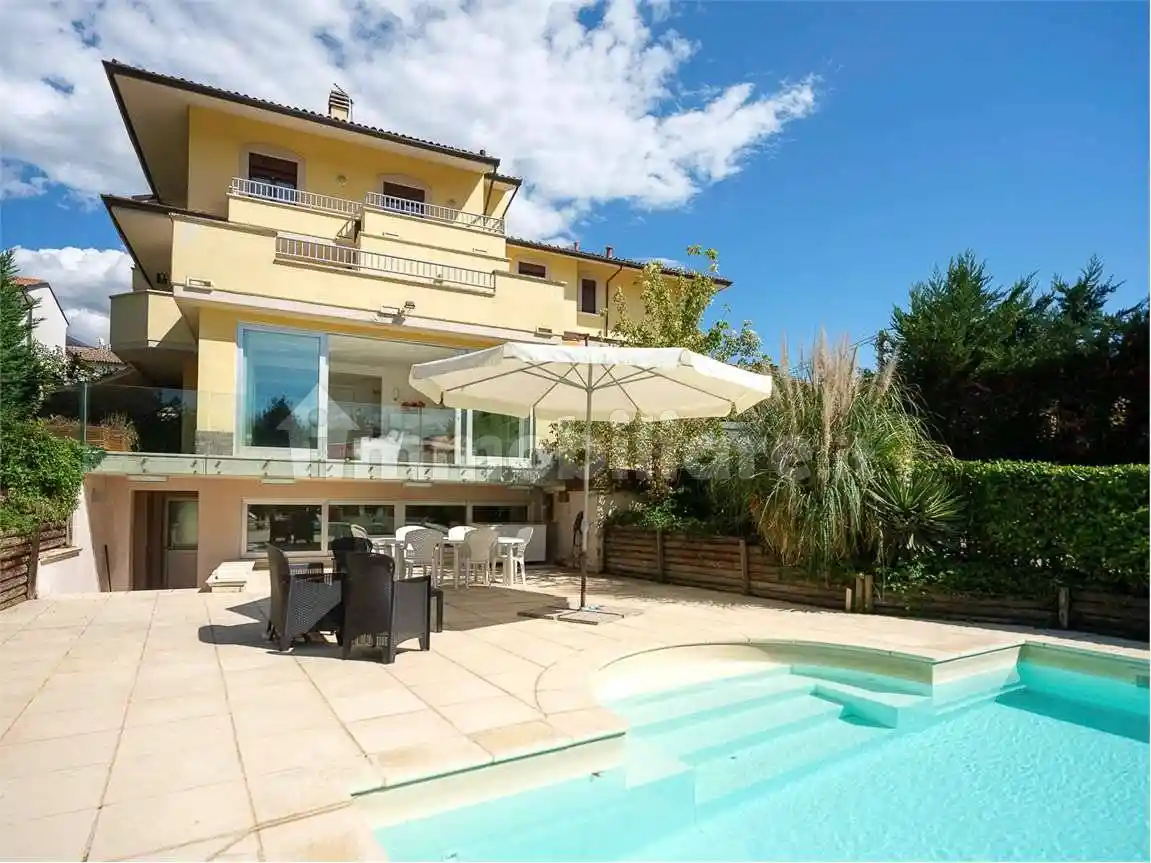 Villa unifamiliare via Ciccarello di Francesco , 10, Centro, Sulmona - foto 2