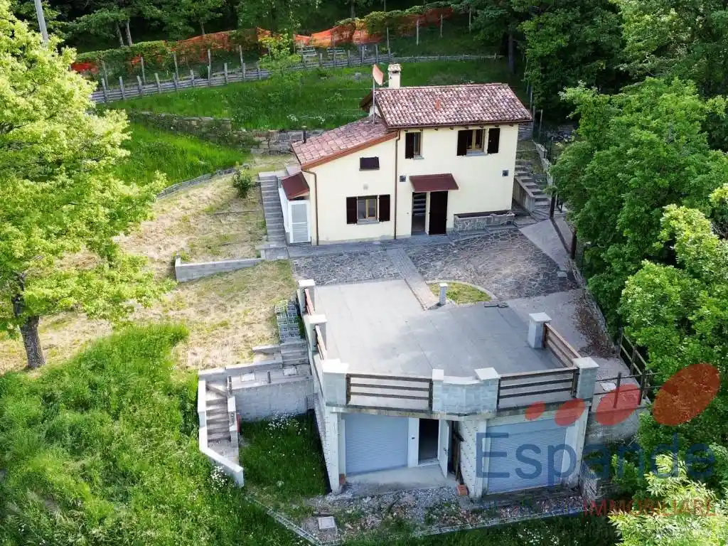 Casa indipendente in vendita a Alto Reno Terme