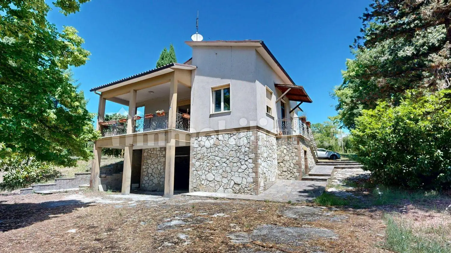 Villa in vendita a Rocca Sinibalda