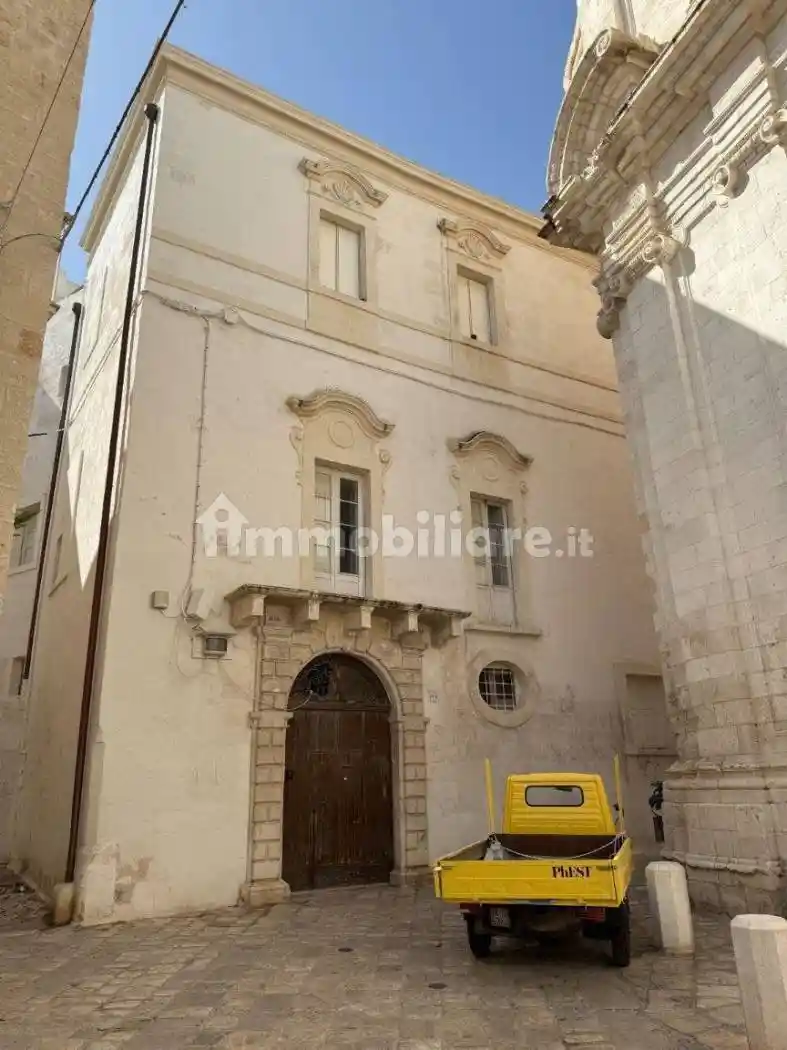 Palazzo - Edificio in vendita a Monopoli