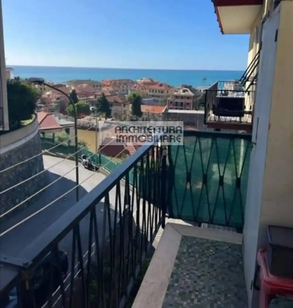 Appartamento in vendita a Varazze