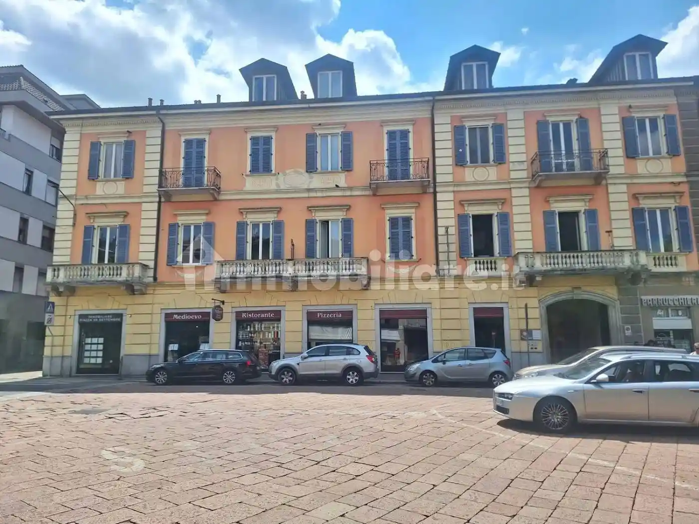 Palazzo - Edificio in vendita a Varese