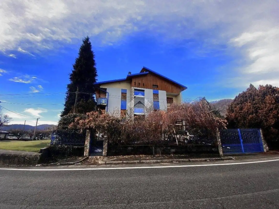 Appartamento via Umberto I 8, Val di Chy - foto 2