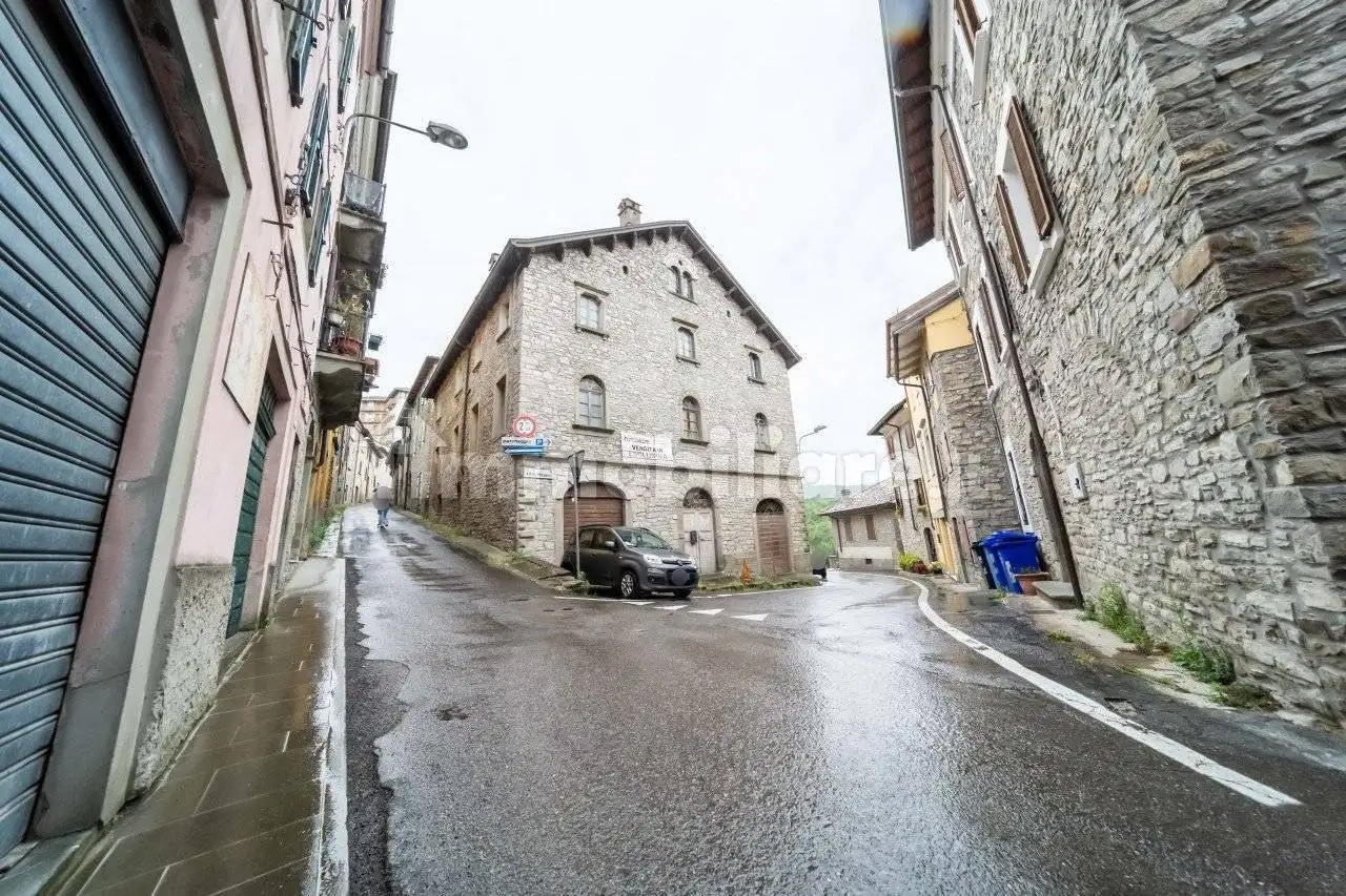 Appartamento in vendita a Corniglio