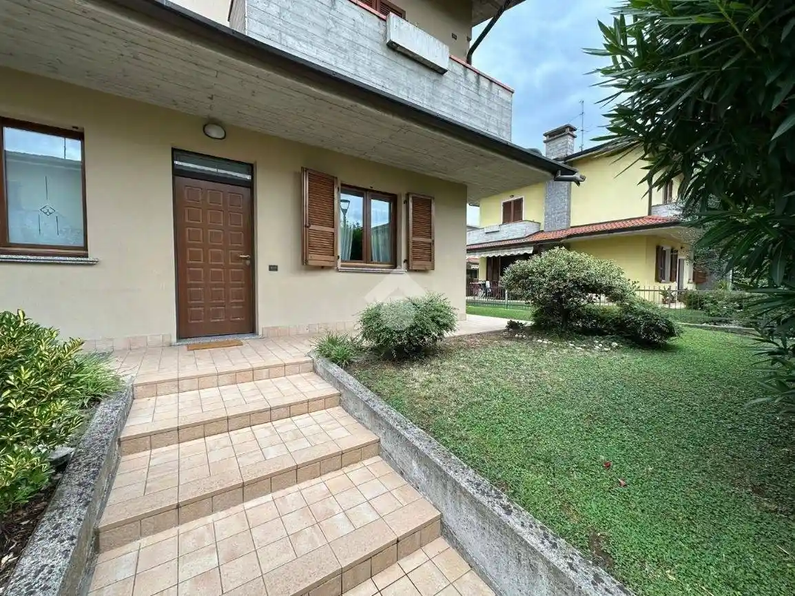 Villa in vendita a Palazzolo sull'Oglio